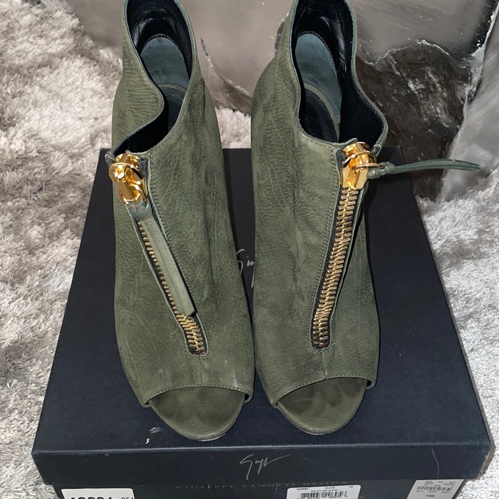 SOLD Guiseppe Zanotti Heels
